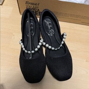 Elegant Black Flats with Pearl Detail